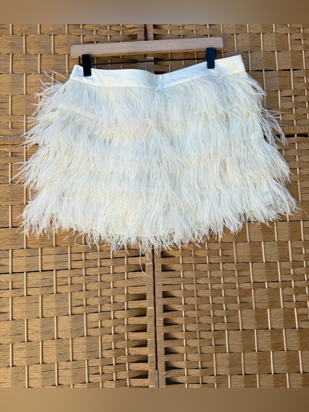 NWT Express White / Cream Feather Trim Mini Skirt Women’s Size 10